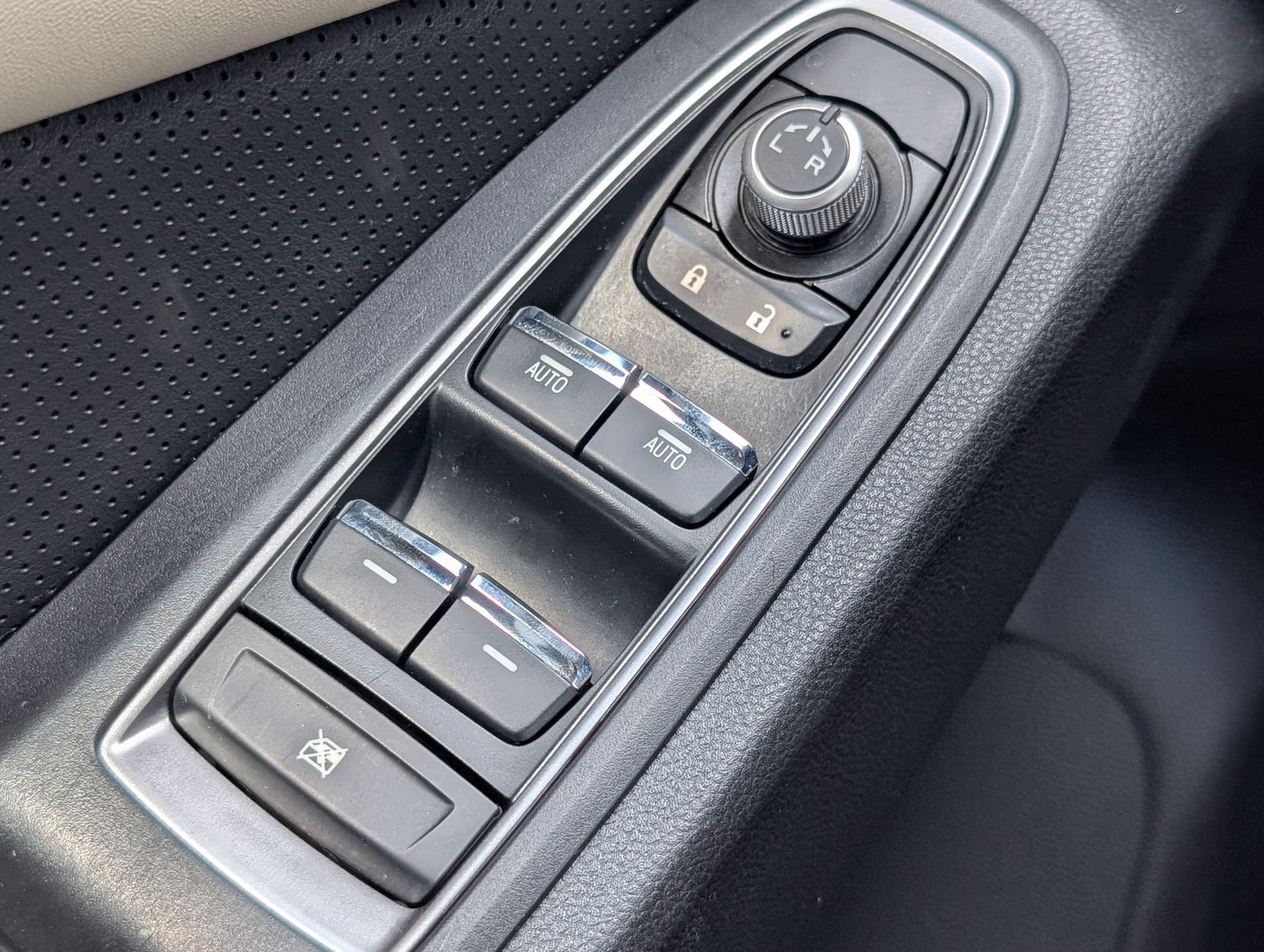 Used 2022 Black Subaru Limited image 18
