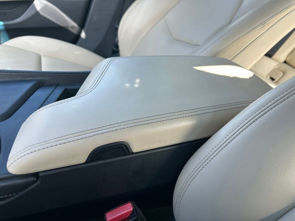 Used 2020 Red Cadillac Luxury image 38