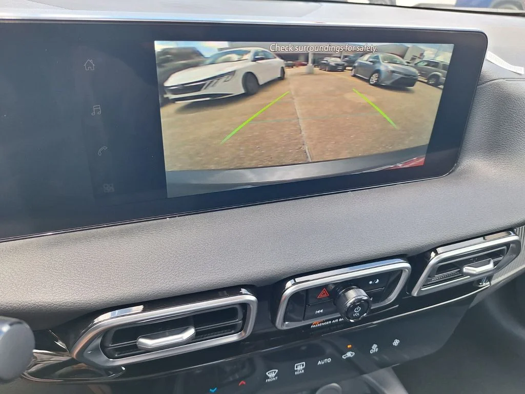 Used 2027 Gray Nissan SV image 19