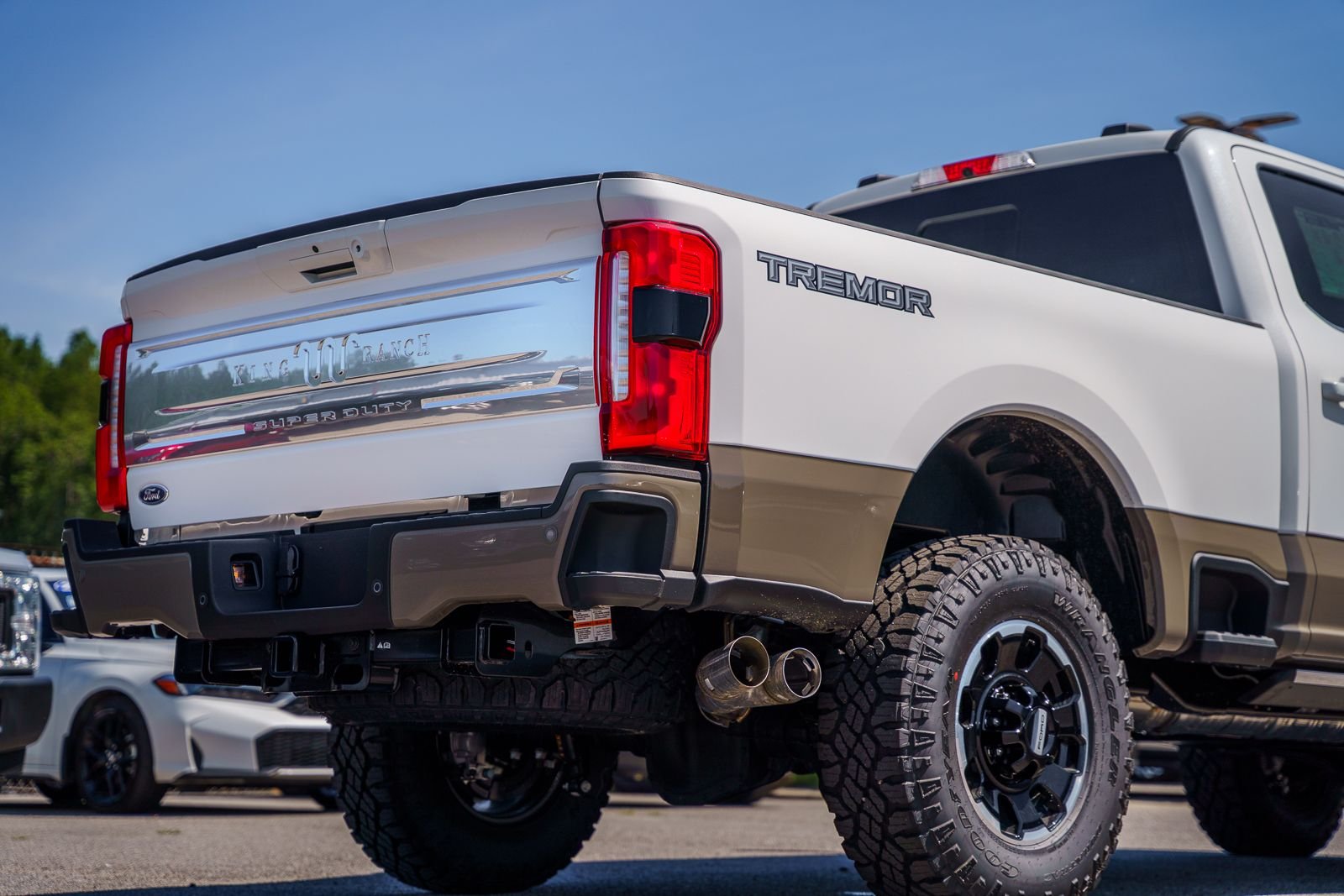 New 2026 Star White Metallic Tri-Coat Ford F-250® King Ranch® image 7