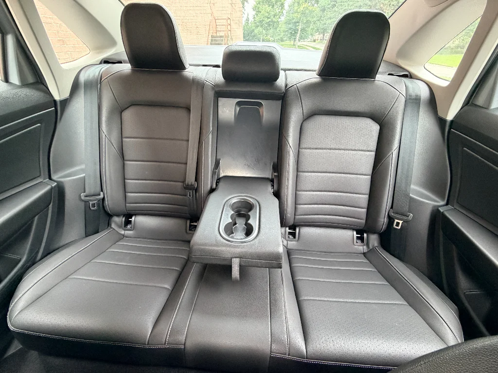 Used 2024 Pyrite Silver Metallic Volkswagen SE image 25