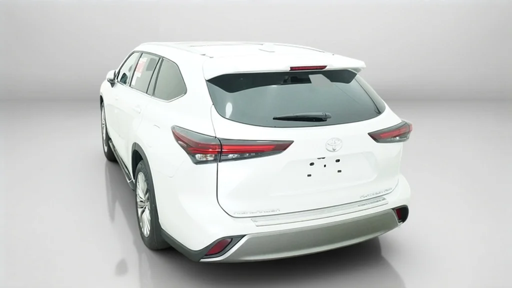 New 2026 Wind Chill Pearl Toyota Platinum image 13