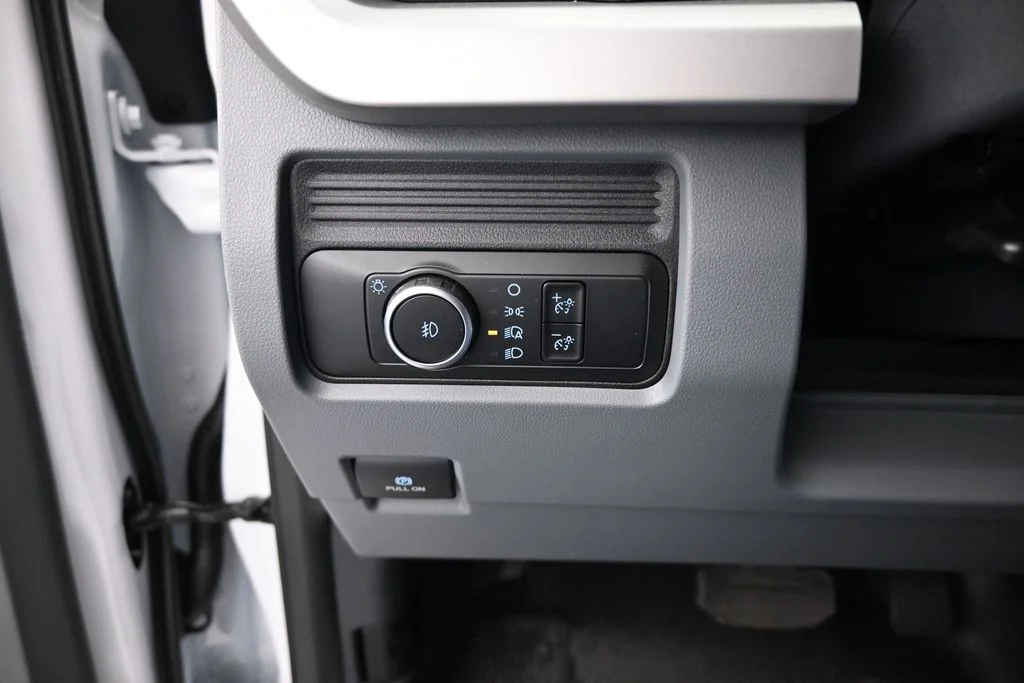 New 2026 Oxford White Ford XL image 11