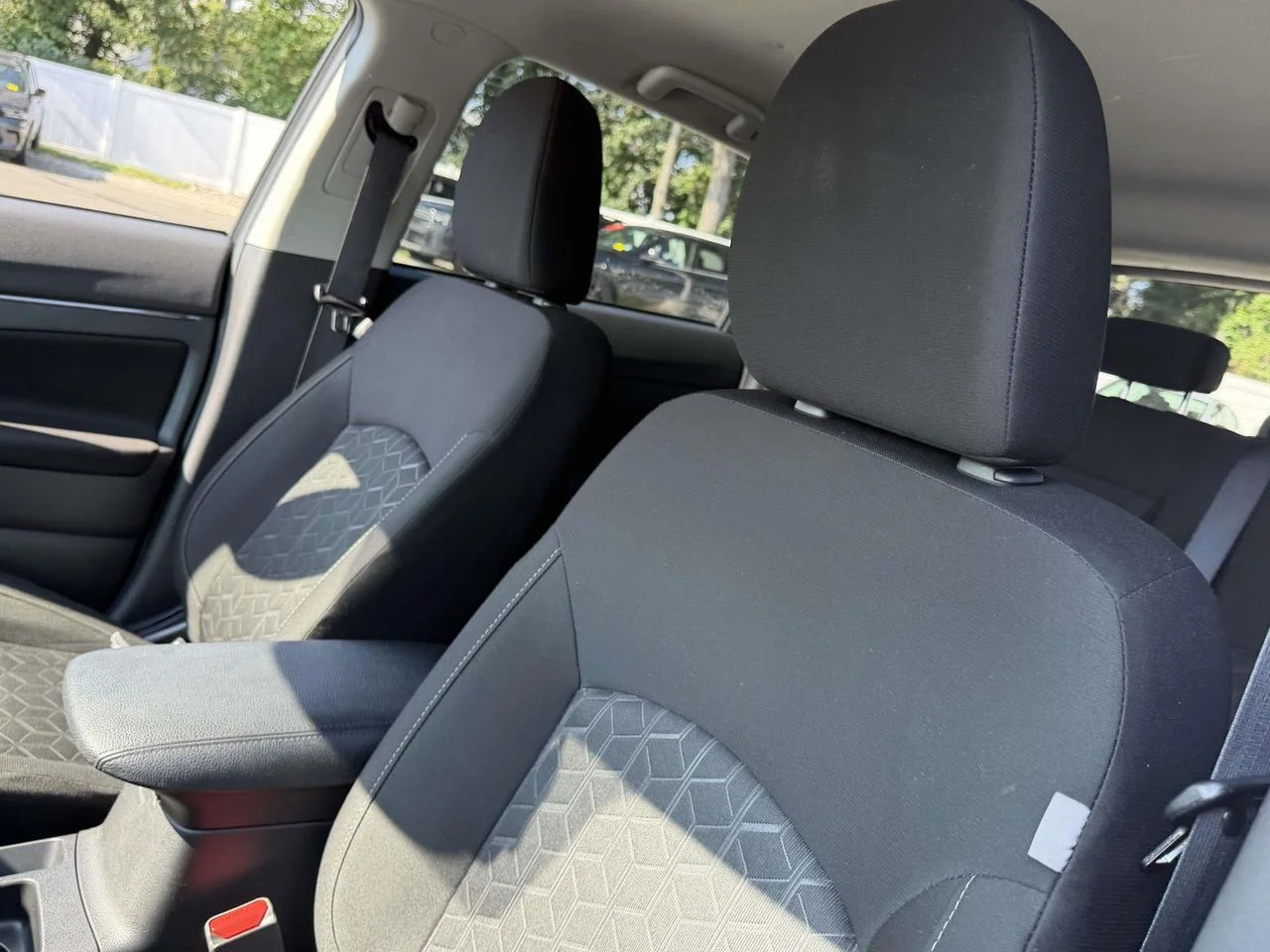 Used 2022 Silver Mitsubishi 2.0 ES AWC image 15