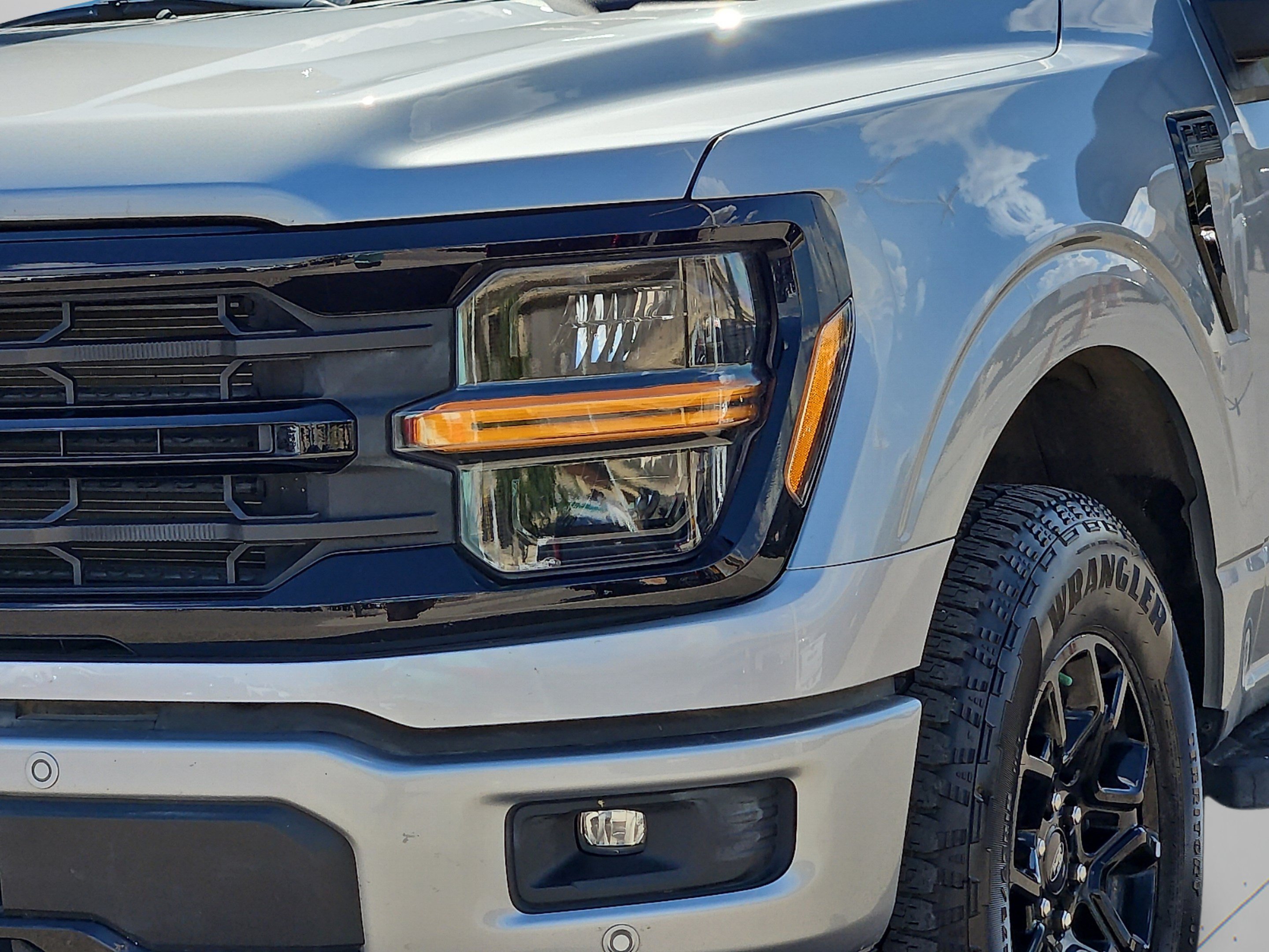 Used 2024 Silver Metallic Ford XLT image 28