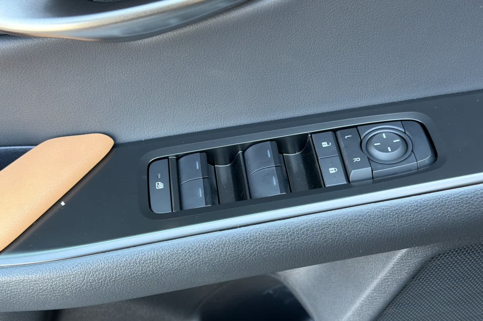 New 2026 Nori Green Pearl Lexus UX 300h PREMIUM AWD image 13