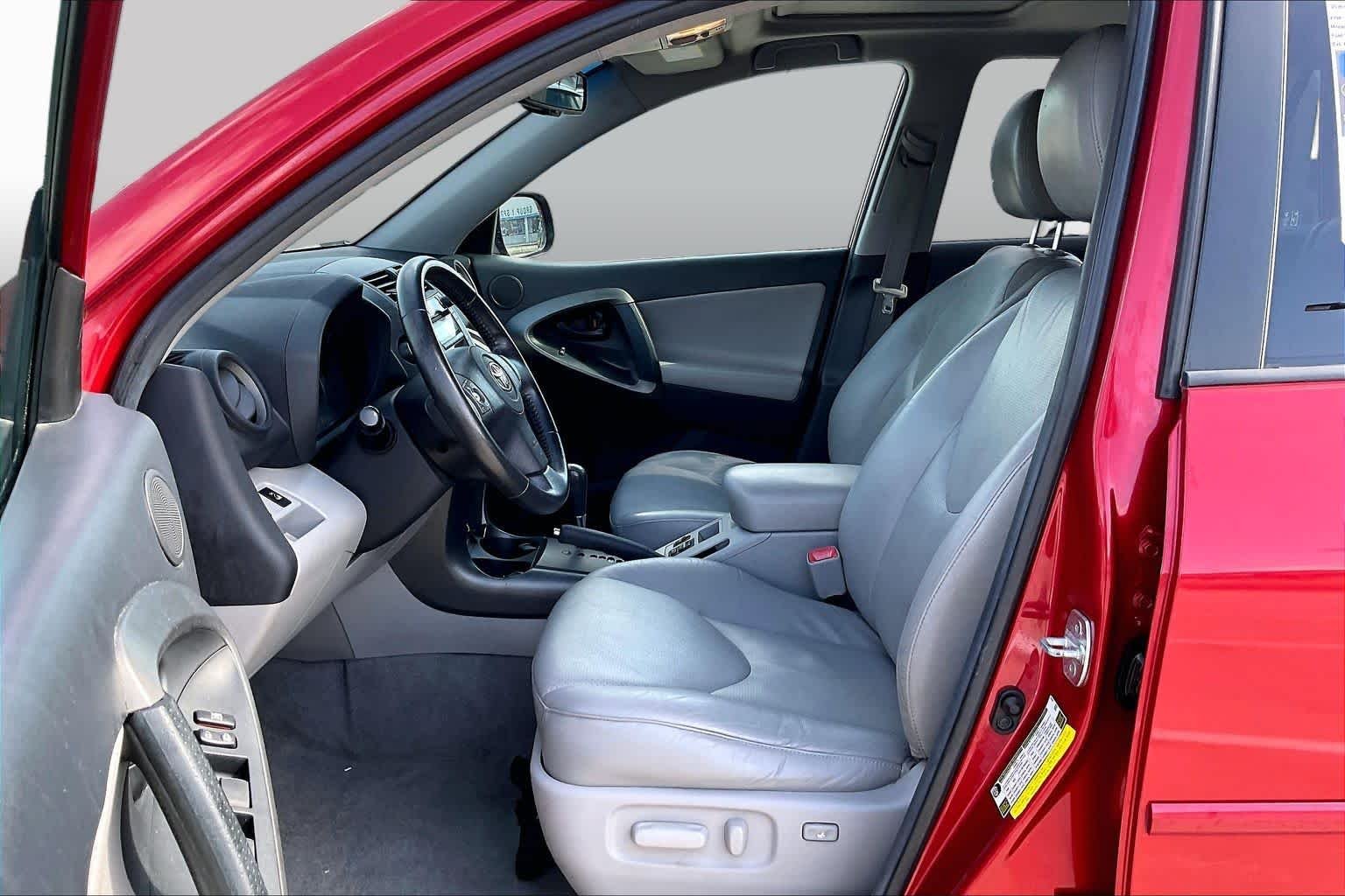 Used 2011 Barcelona Red Metallic Toyota Ltd image 7