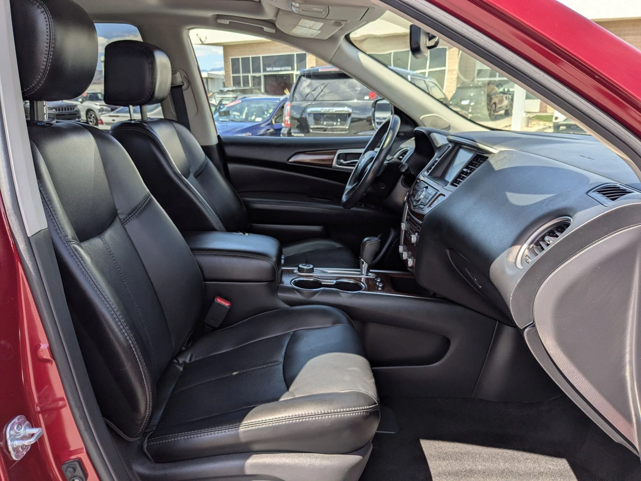Used 2017 Cayenne Red Metallic Nissan Platinum image 31