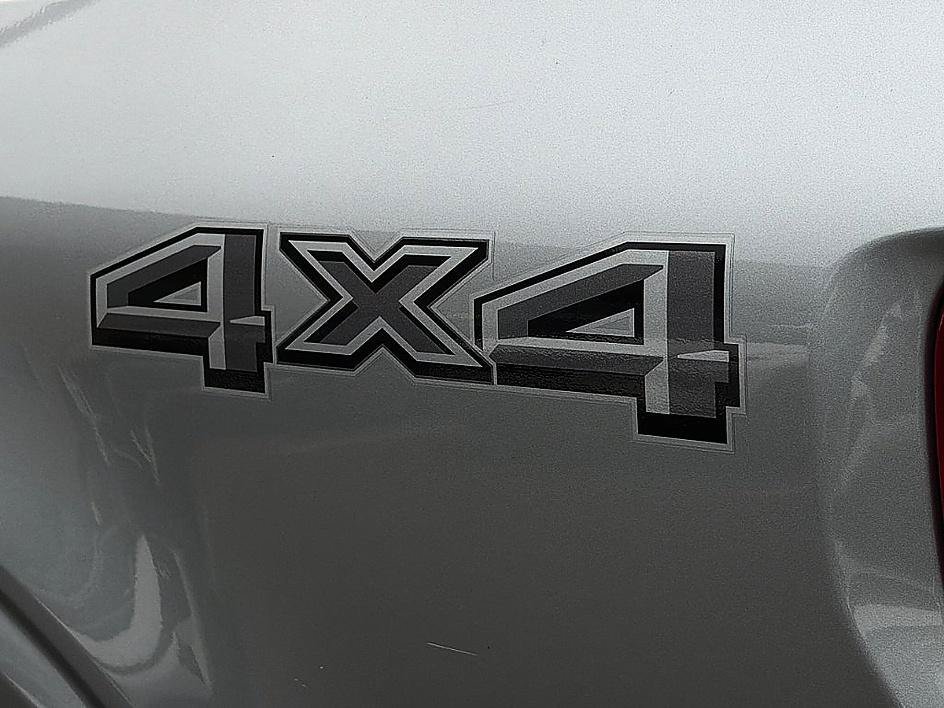 Used 2025 Silver Metallic Ford XLT image 30
