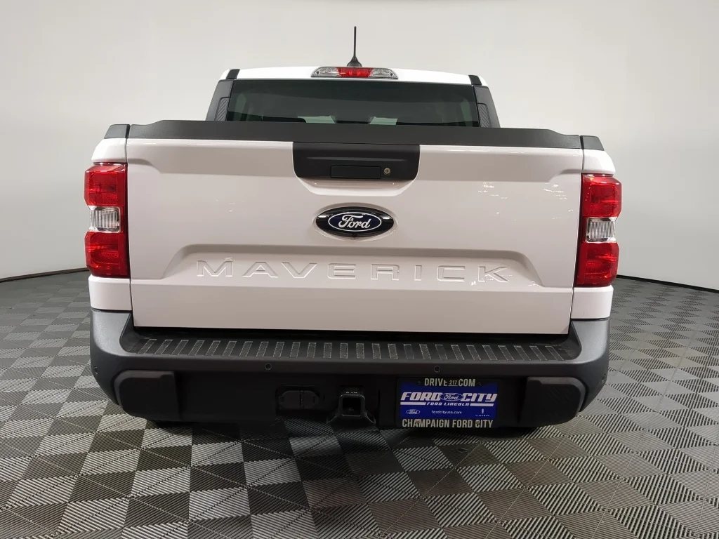 New 2026 Oxford White Ford XL image 7