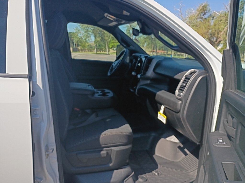 New 2026 Bright White Clear-Coat Exterior Paint RAM Tradesman image 9
