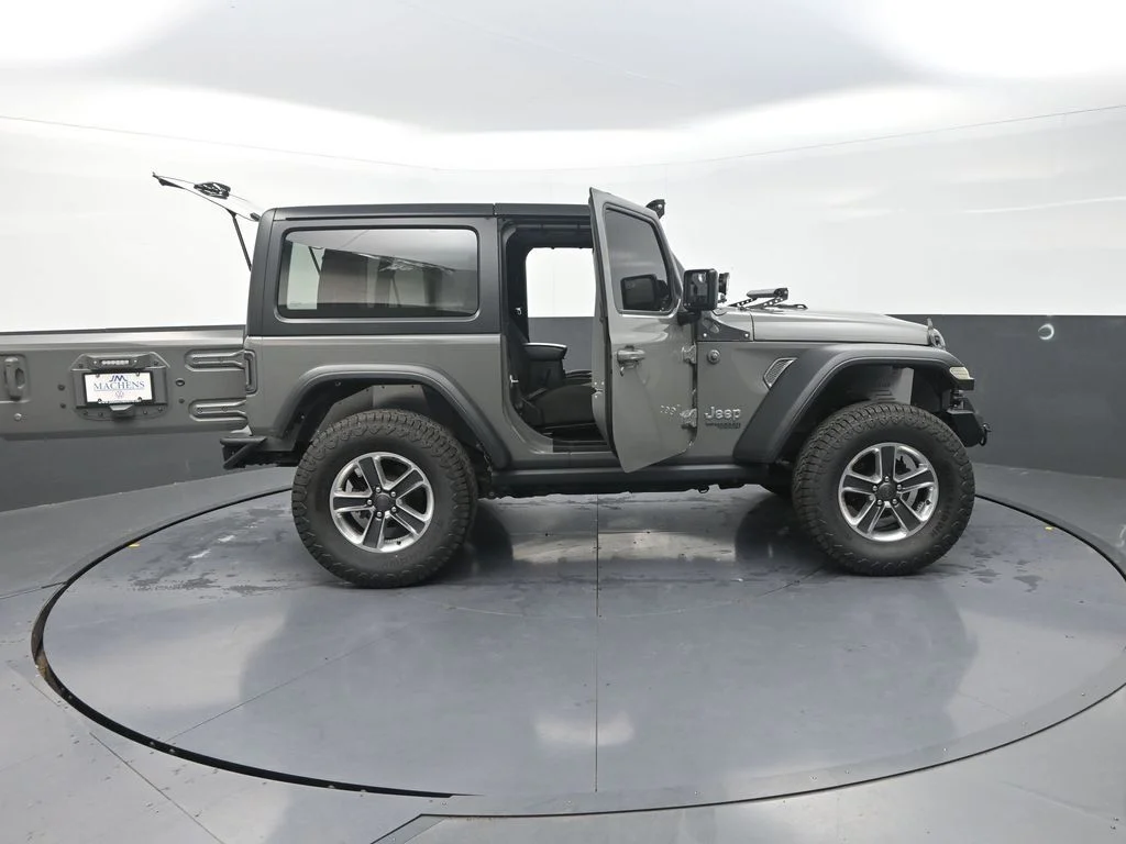 Used 2020 Gray Jeep Sport image 36