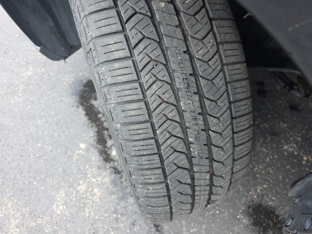 Used 2018 Crystal Black Silica Subaru 2.5i Premium image 25