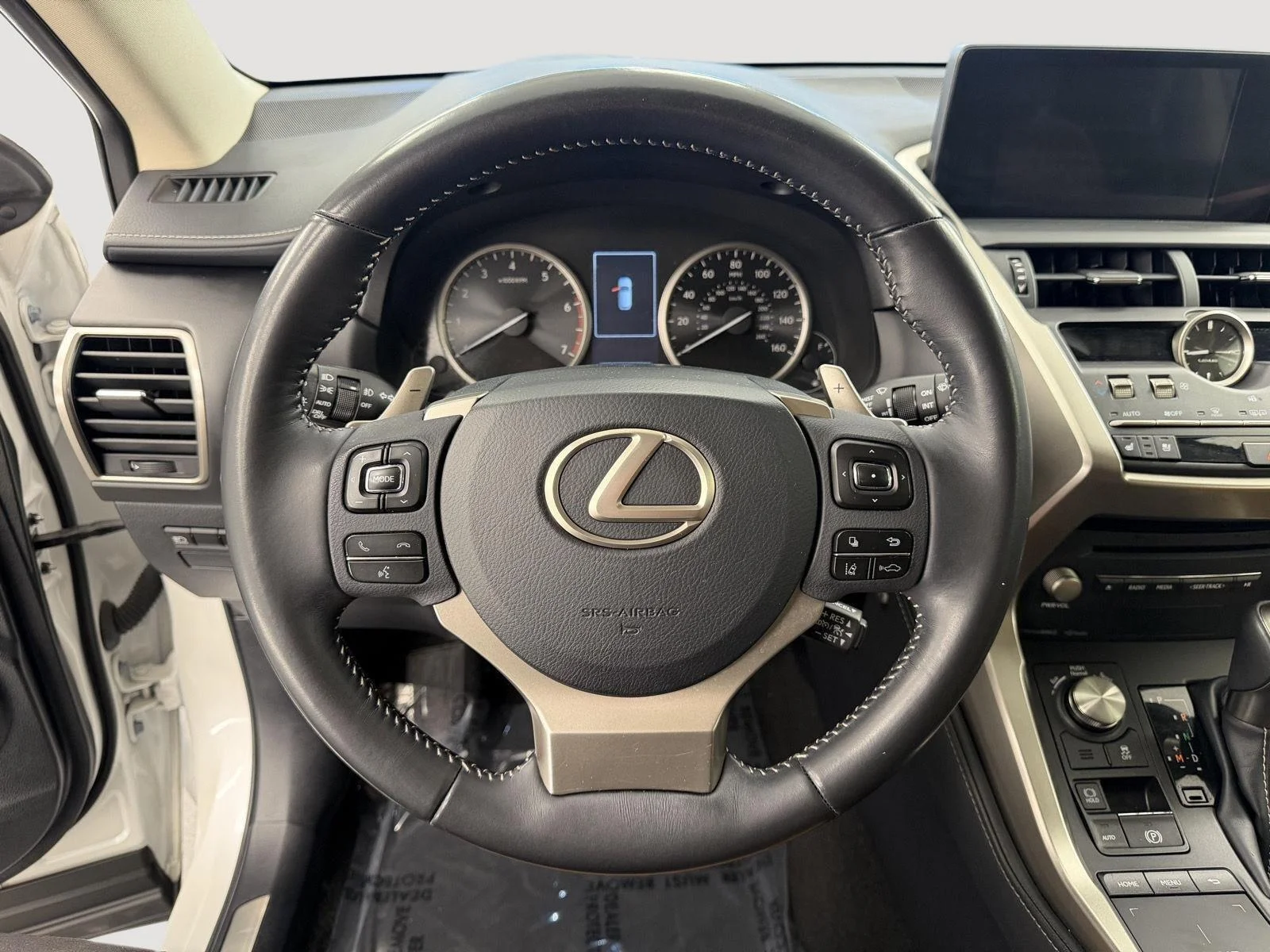 Used 2019 Eminent White Pearl Lexus Base image 12