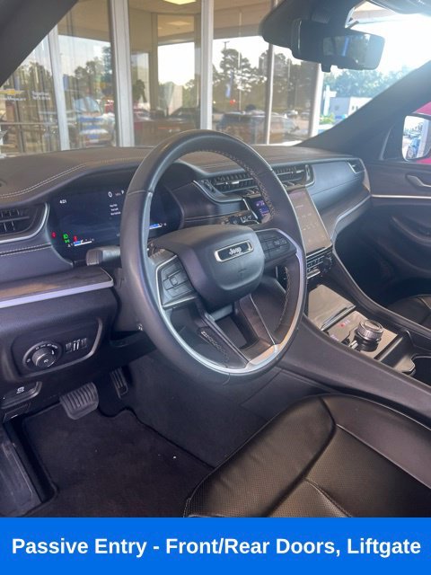 Used 2024 Gray Jeep Limited image 11