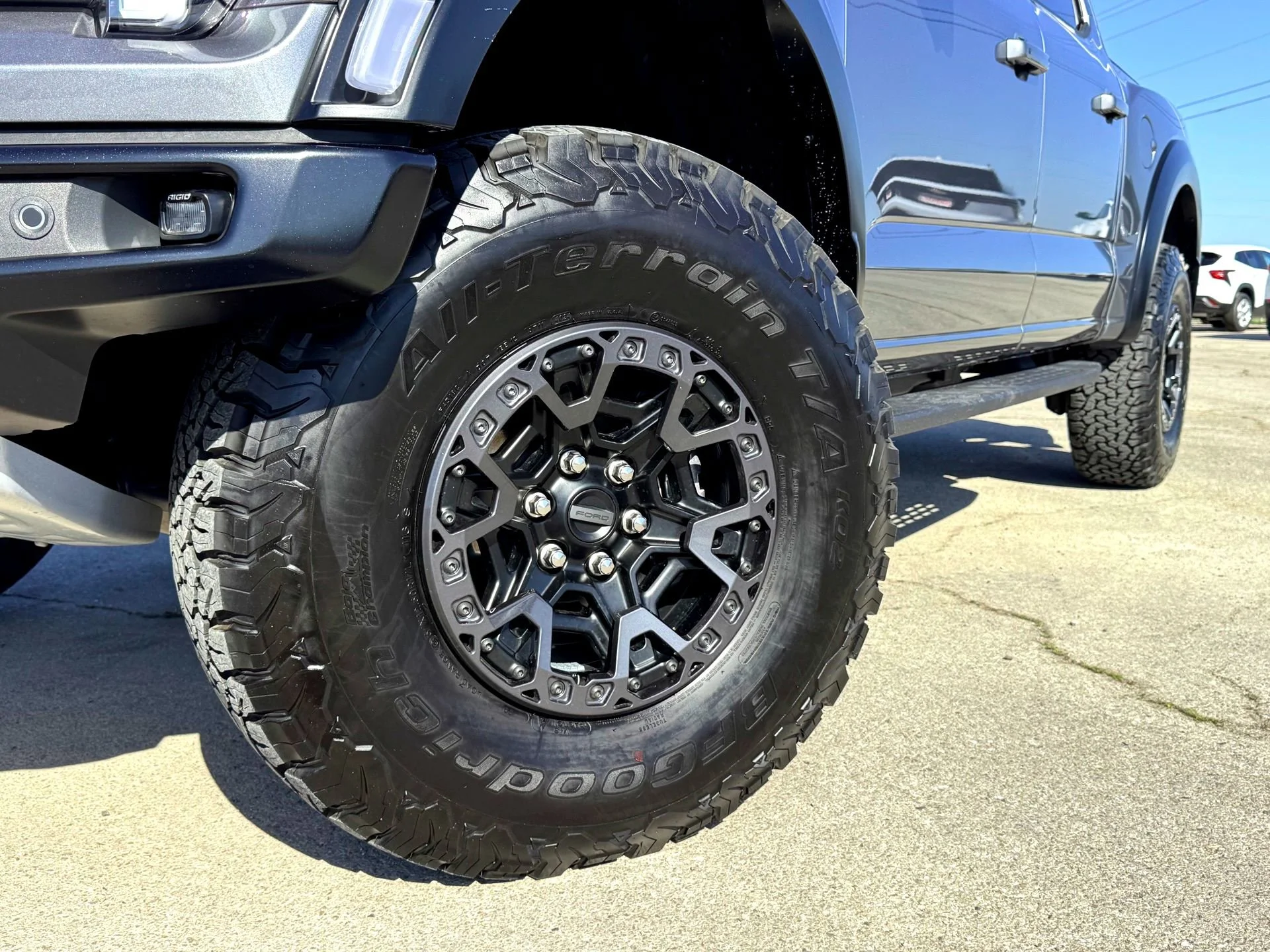 Used 2025 CARBONIZED GRAY Ford Raptor R image 2