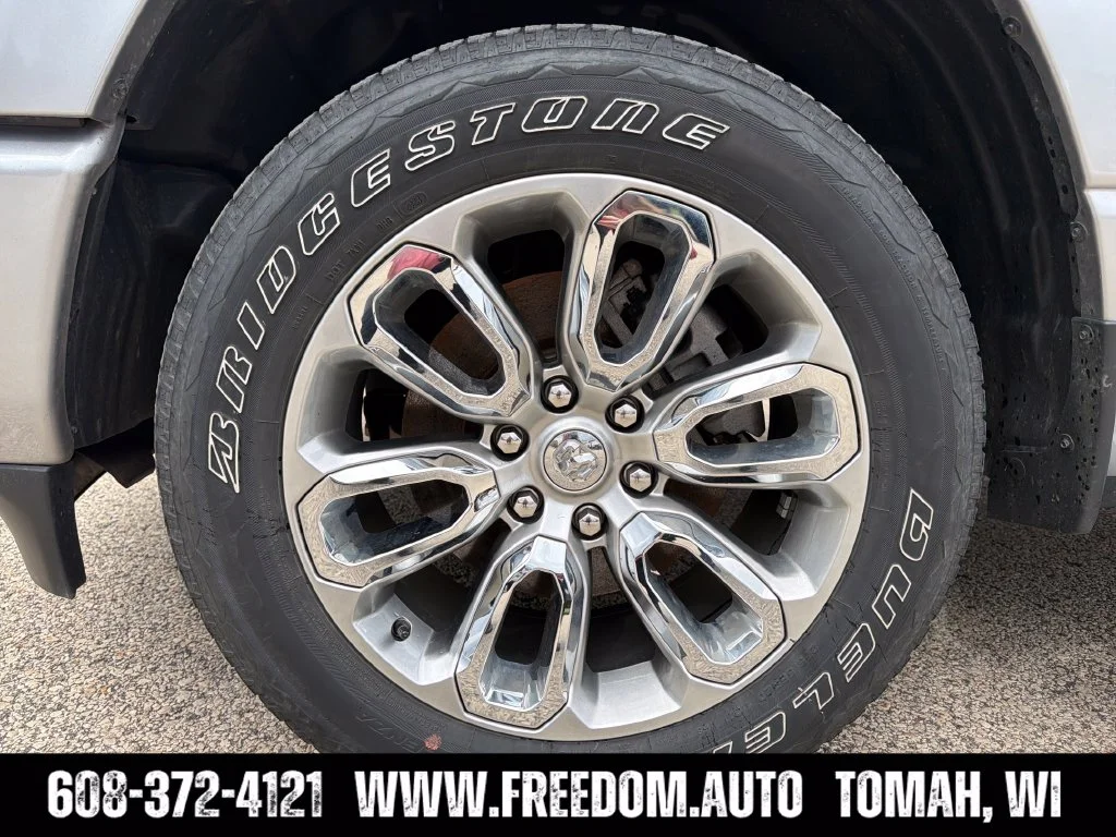 Used 2023 Billet Silver Metallic Clearcoat Ram Laramie image 13