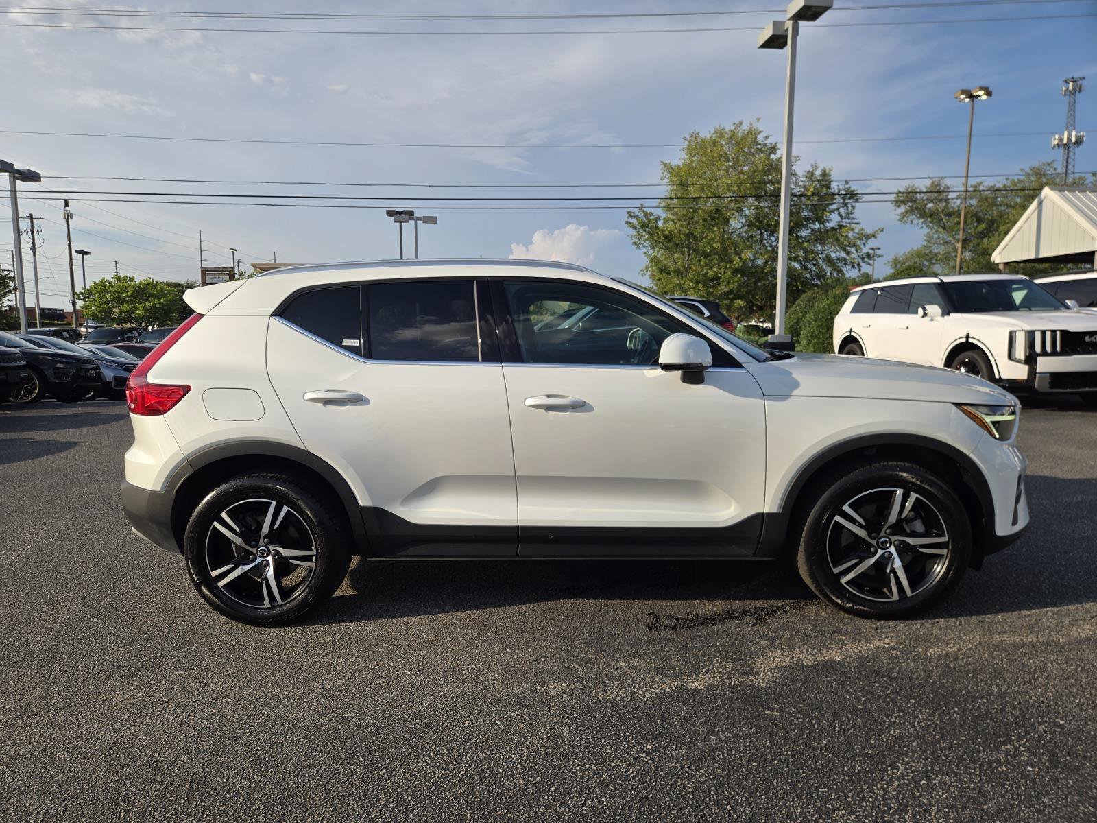 2025 Volvo XC40 Core - Photo 6