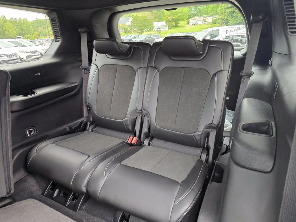 New 2027 Gray Jeep Laredo Altitude image 12