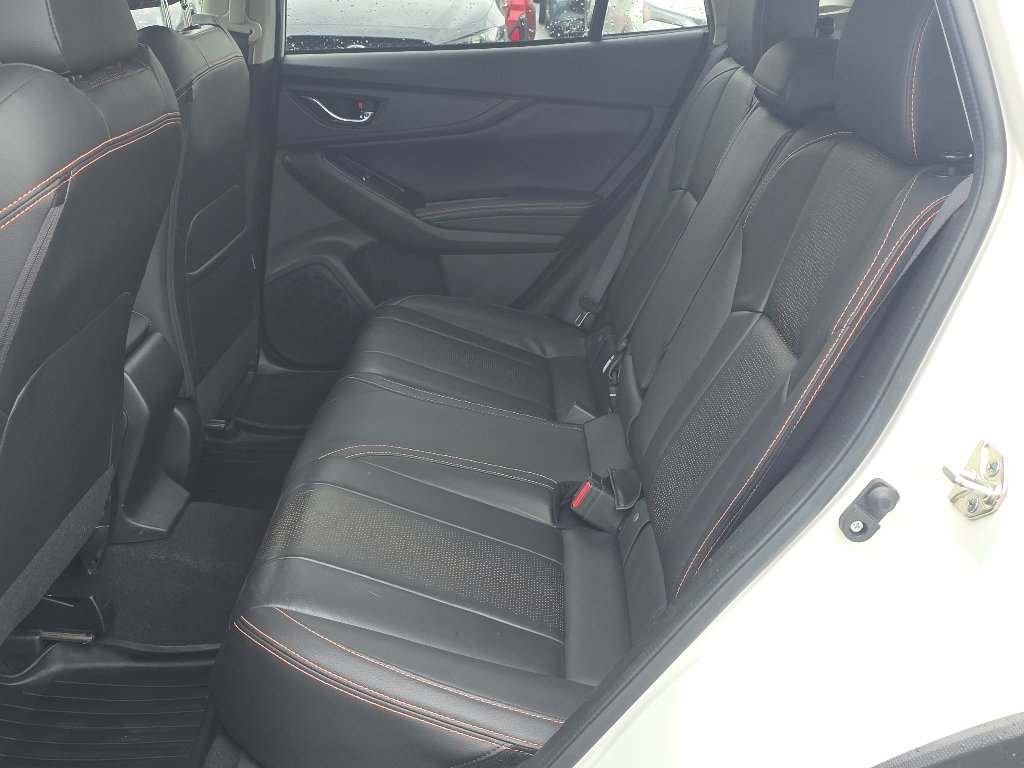 Used 2022 Crystal White Pearl Subaru Limited image 29