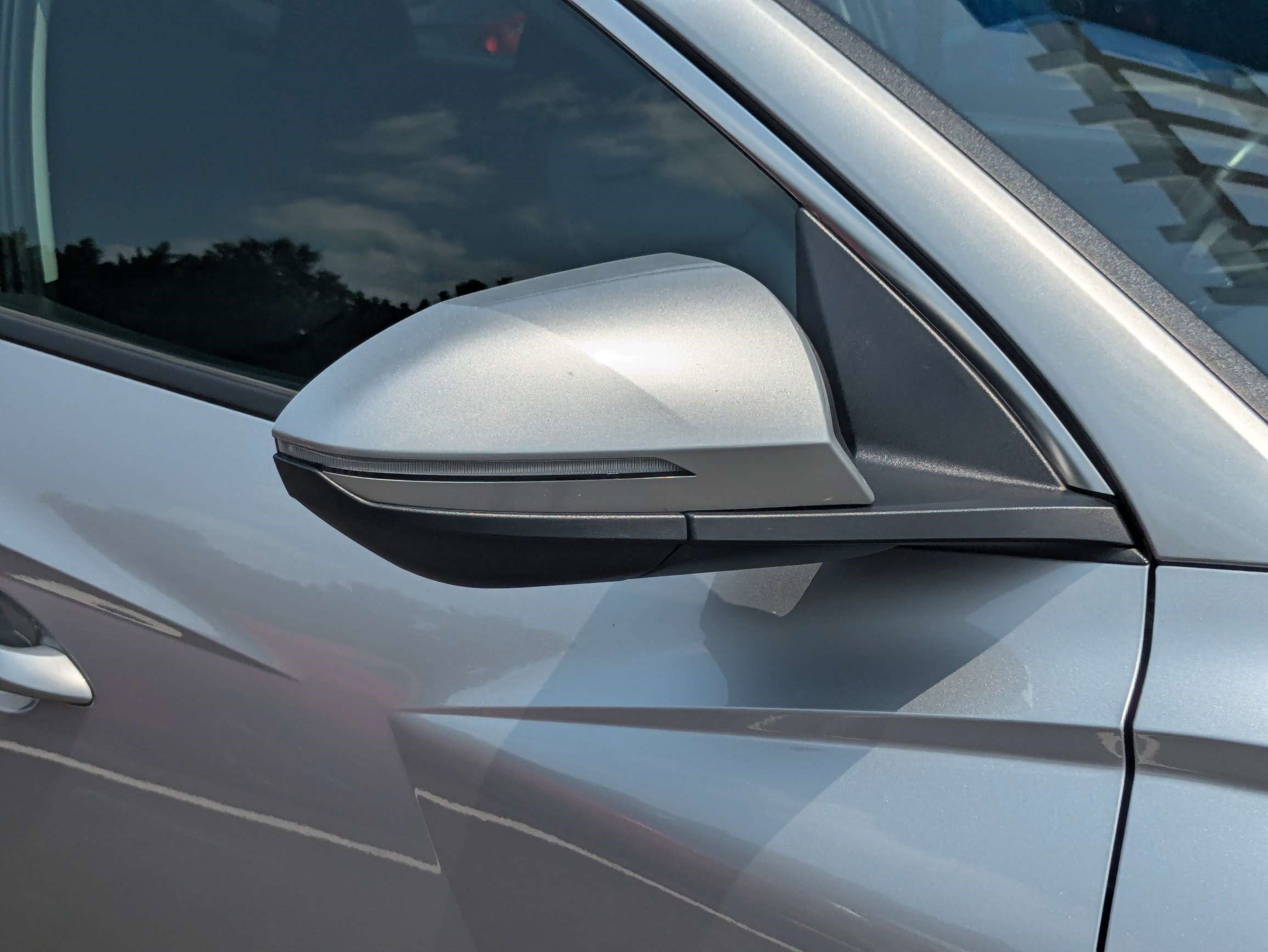 Used 2023 Shimmering Silver Hyundai SEL image 17