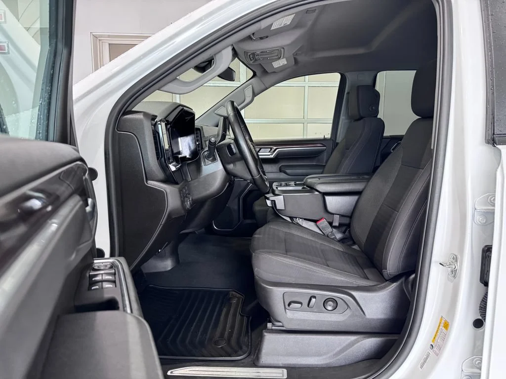 Certified Used 2025 Summit White Chevrolet LT (2FL) image 11