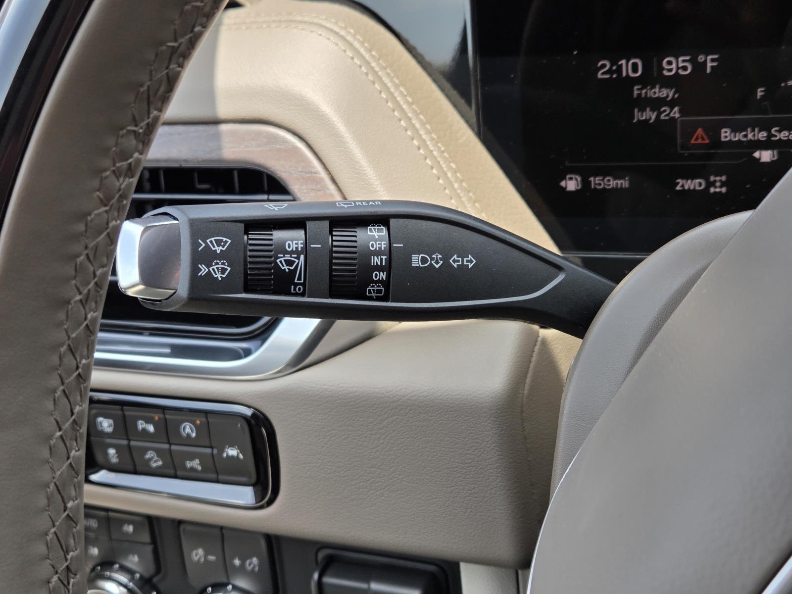 Used 2025 White Frost Tricoat GMC Denali image 23