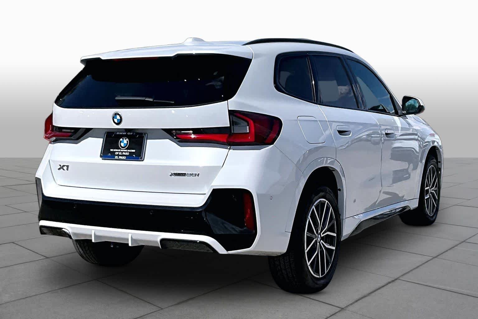 Used 2025 Alpine White BMW xDrive28i image 12