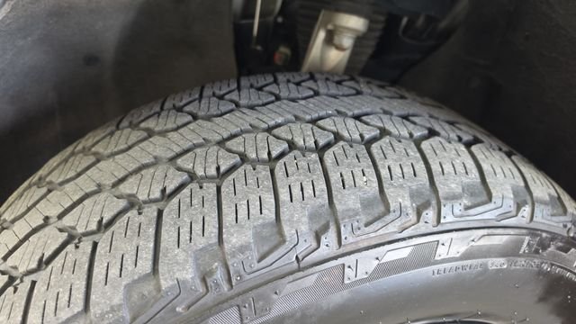 Used 2018 Bright White Clearcoat Jeep Trailhawk image 38