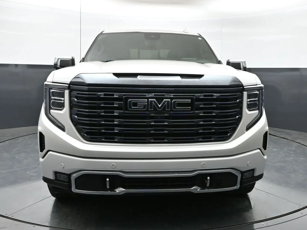 Used 2022 White GMC Denali Ultimate image 35