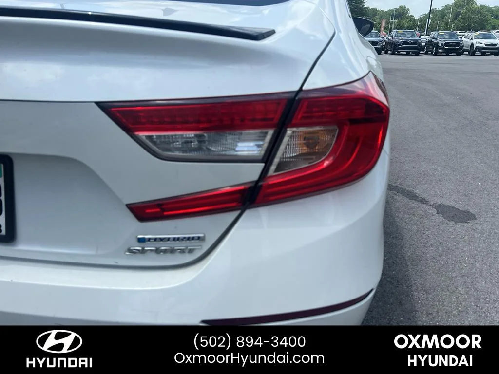 Used 2022 Platinum White Pearl Honda Sport image 17