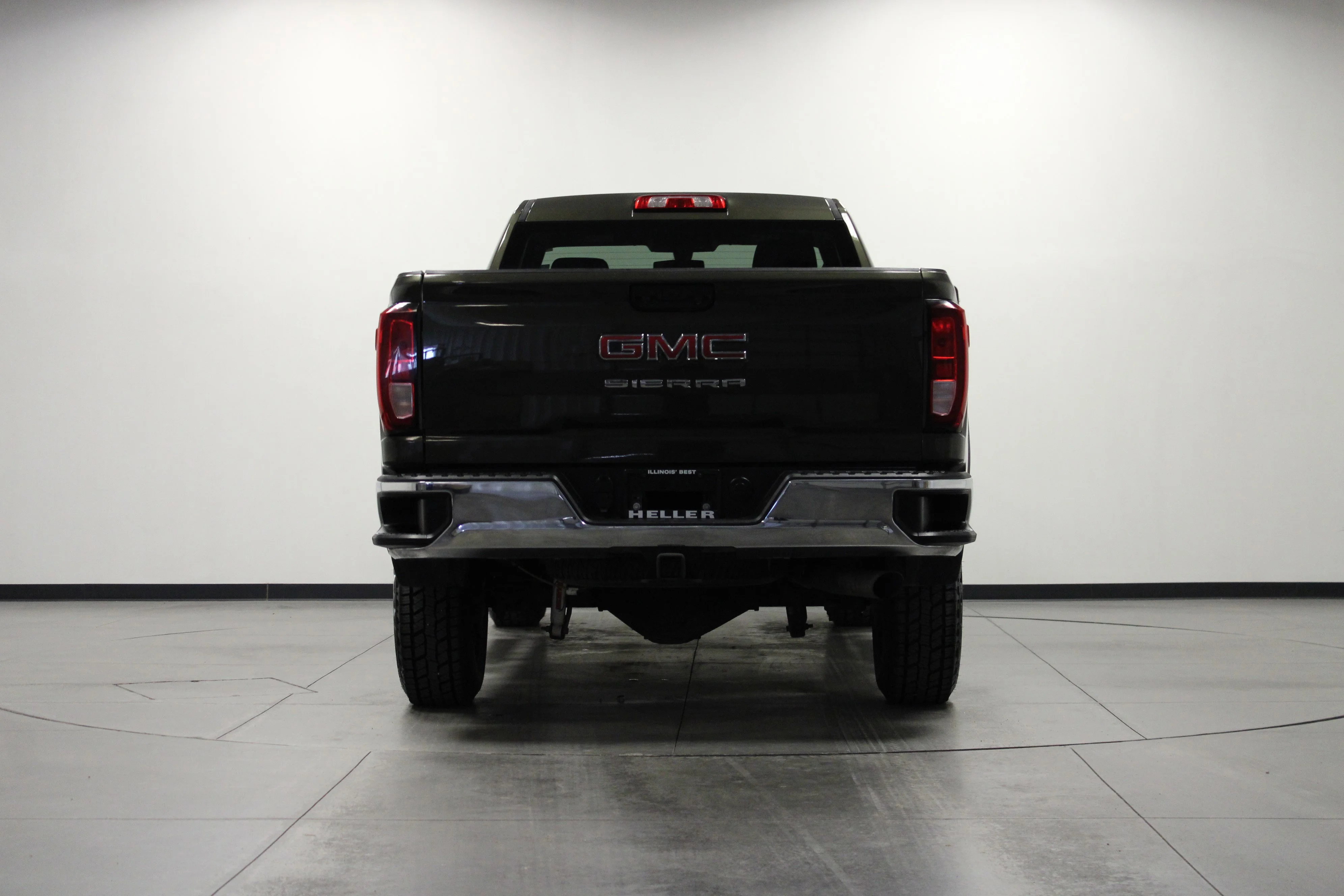 Used 2023 Forest Metallic GMC Pro image 5