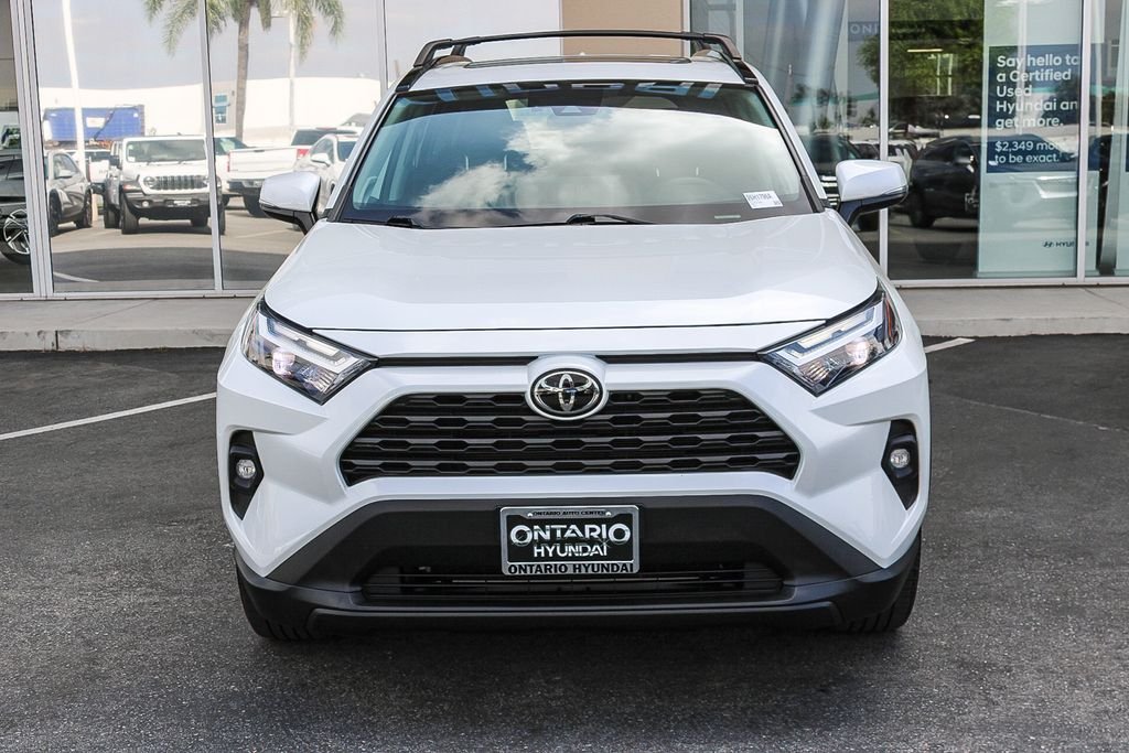 Used 2023 Beige Toyota XLE Premium image 3
