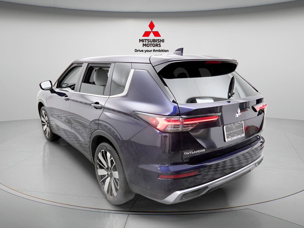 New 2026 Cosmic Blue Metallic Mitsubishi SE image 7