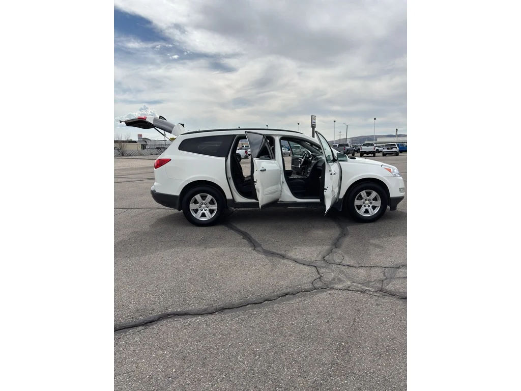 Used 2012 Whitewhite Chevrolet LT w/1LT image 11