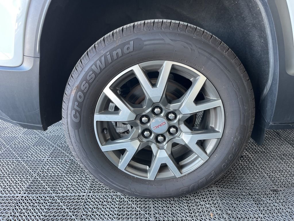 Used 2023 White GMC SLE image 24