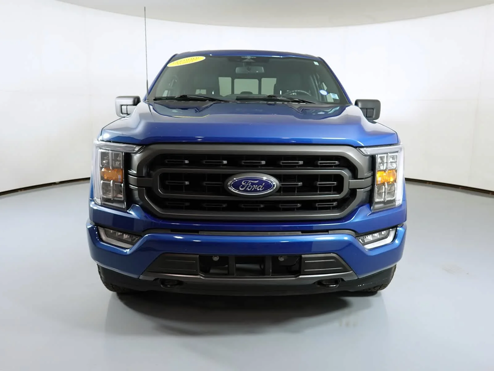 Used 2023 Atlas Blue Metallic Ford XLT image 3