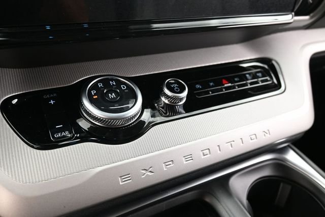 New 2027 Star White Metallic Tri-Coat Ford MAX Active image 23