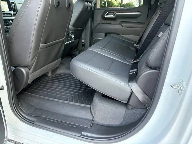 Used 2025 Summit White GMC SLT image 20