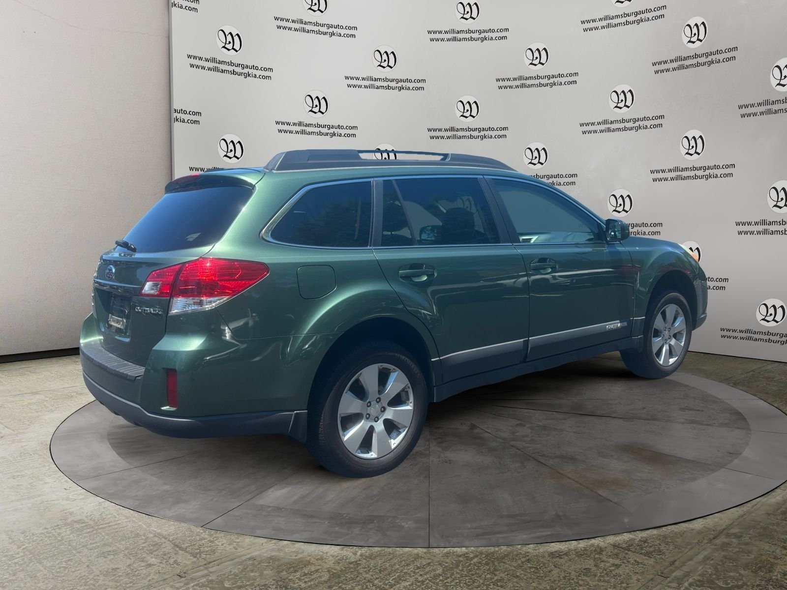Used 2010 Green Subaru 2.5i Premium image 5