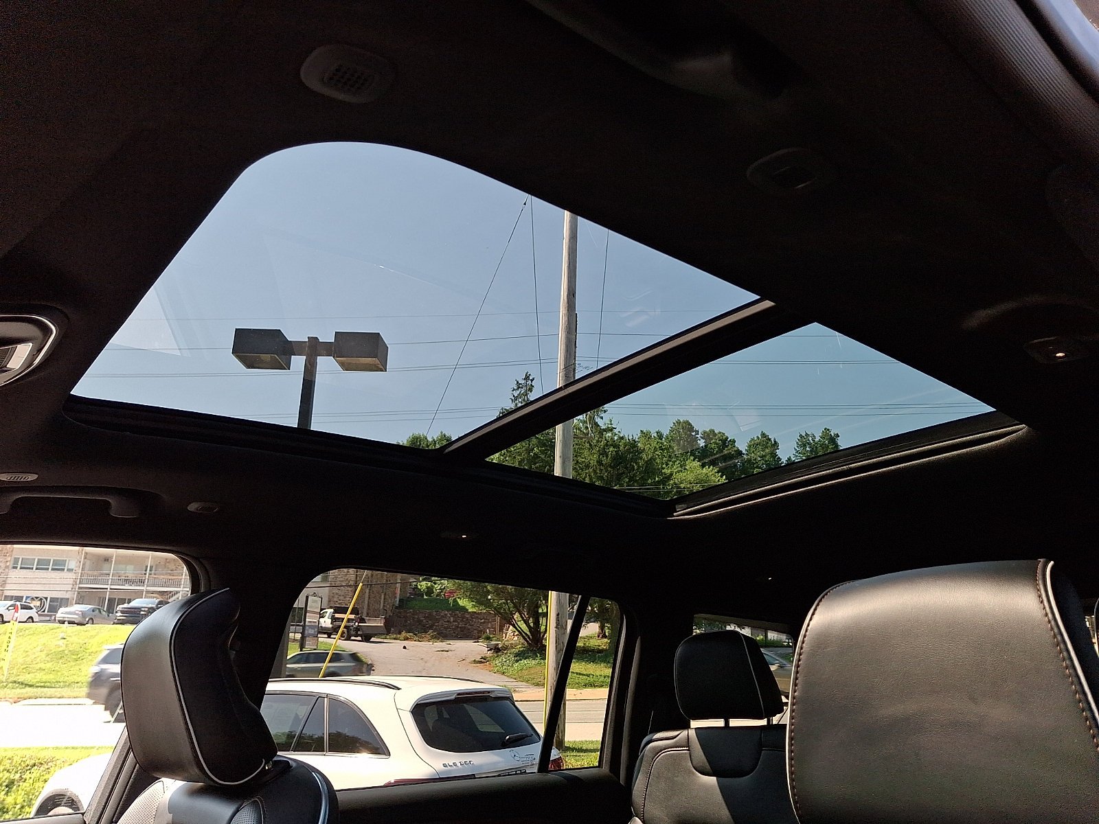 Certified Used 2025 Baltic Gray Metallic Clearcoat Jeep Summit image 15