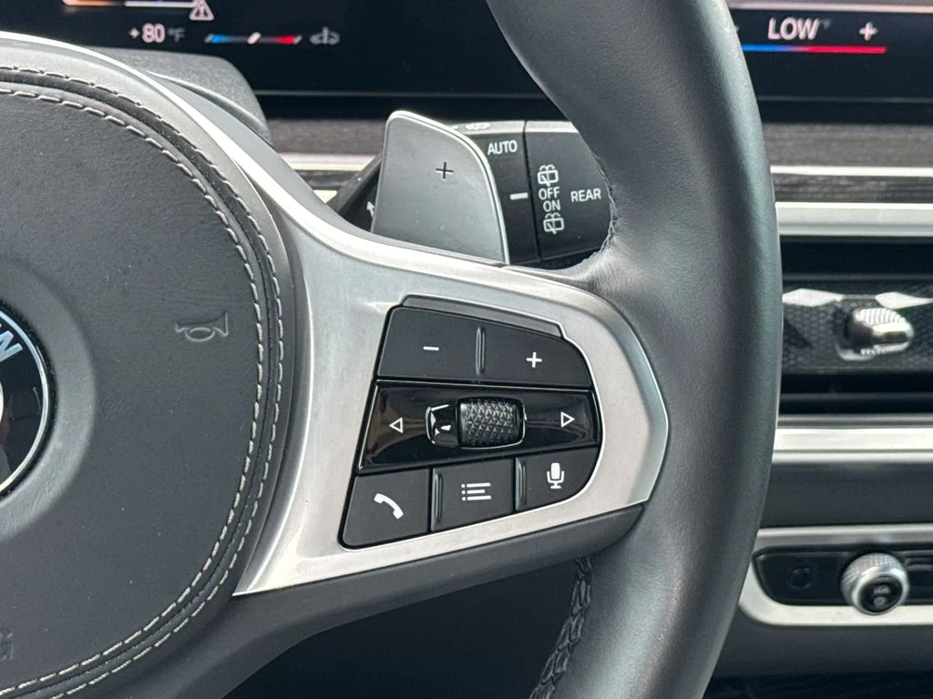 Used 2023 Gray BMW xDrive40i image 29