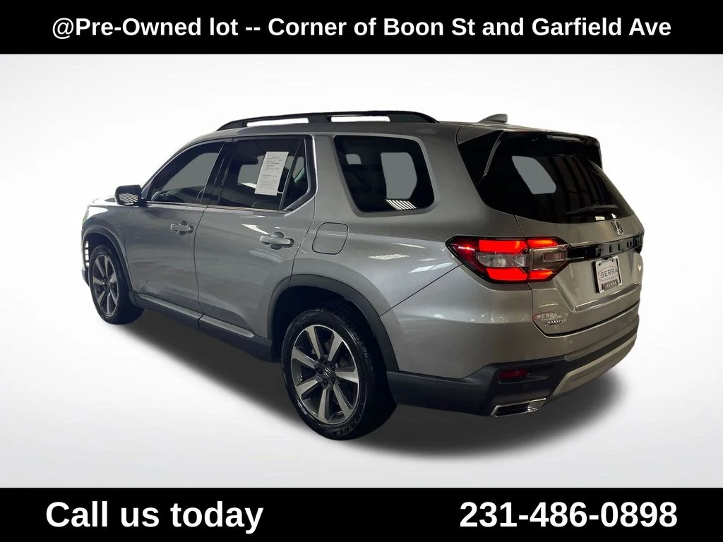 Used 2023  Honda Touring image 3