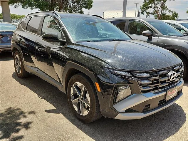 Used 2025 Black Hyundai SEL image 5