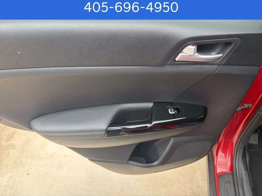 Pre-Owned 2019 Kia Sportage EX