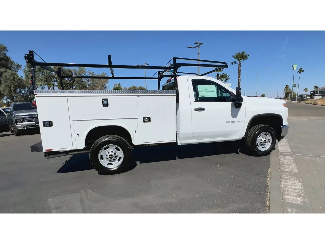New 2026 Summit White Chevrolet WT image 2