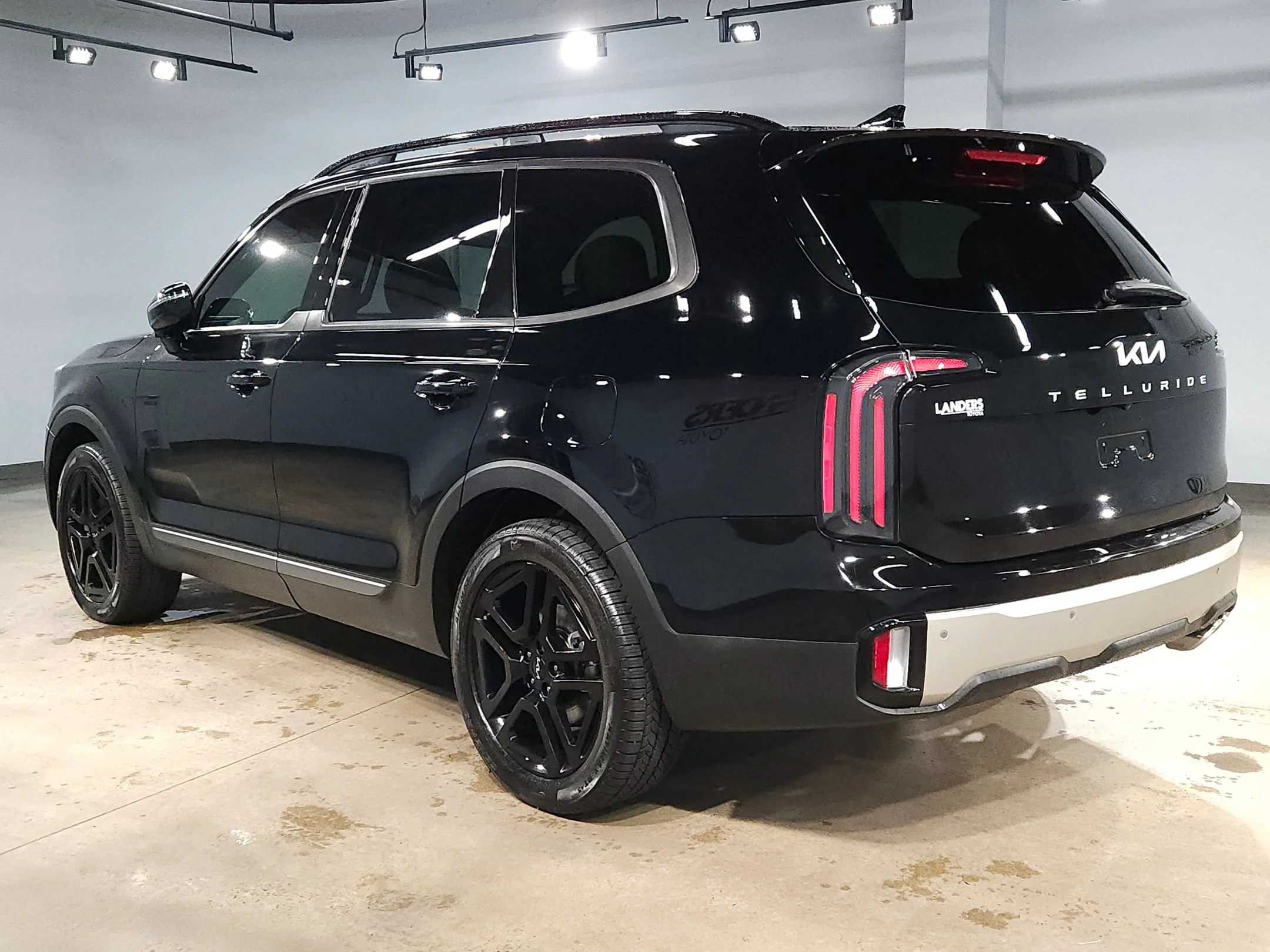 Used 2023 Ebony Black Kia SX X-Line image 5