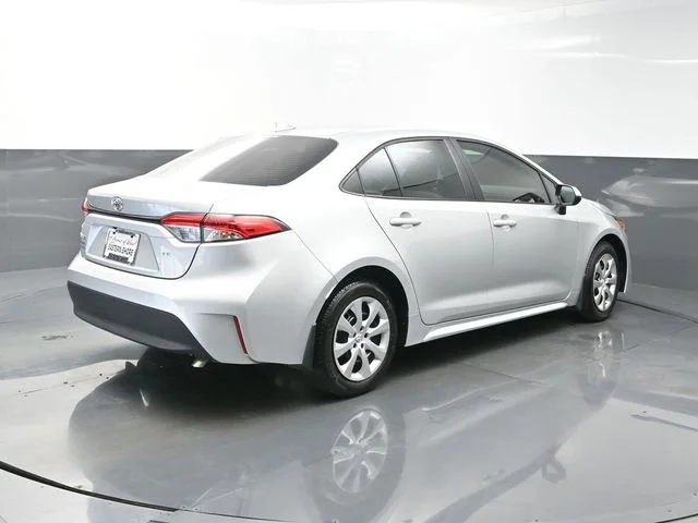 Used 2025 Silver Toyota LE image 7
