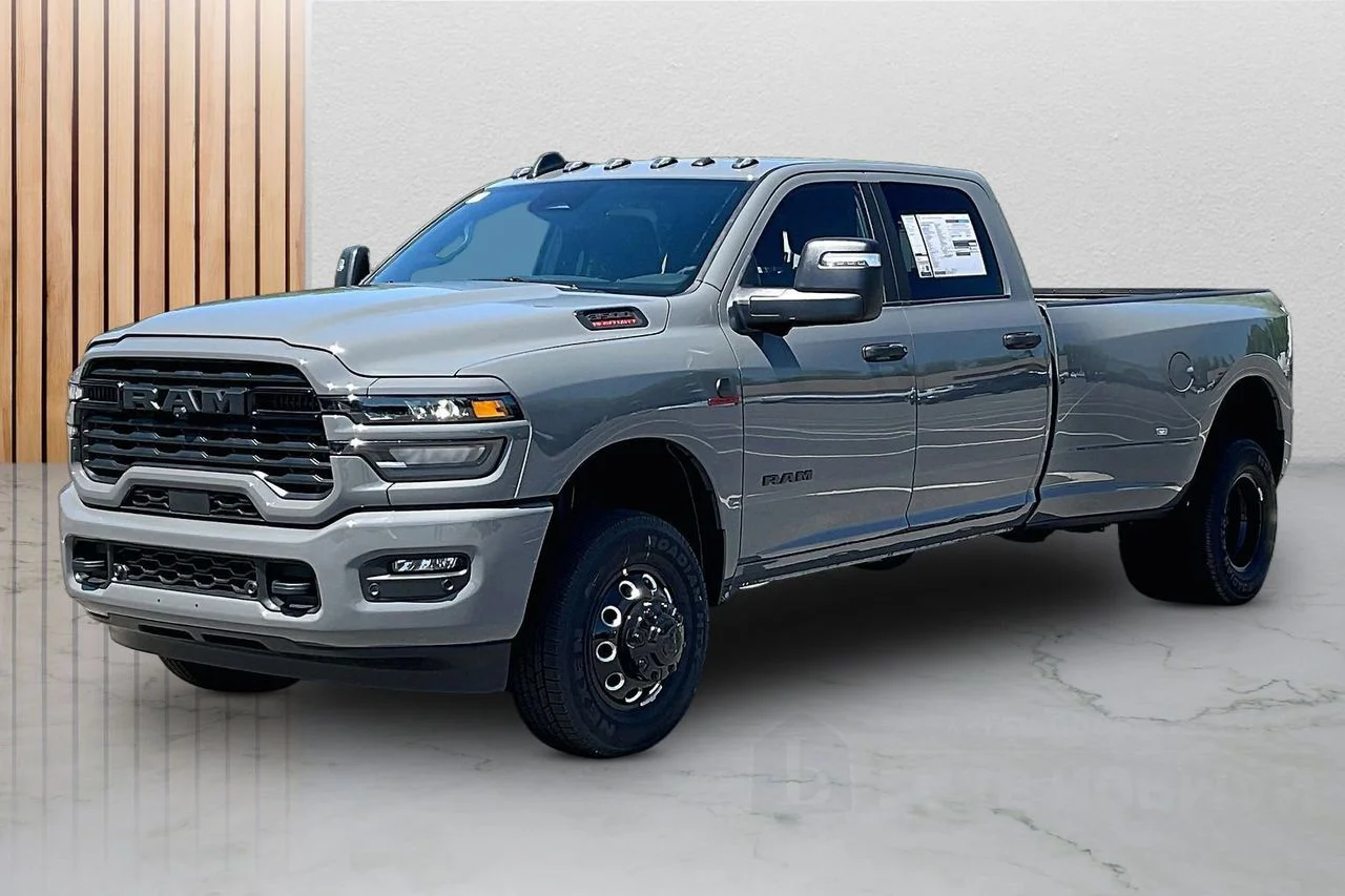 New 2026 Ceramic Gray Clear-Coat Exterior Paint RAM Big Horn image 4