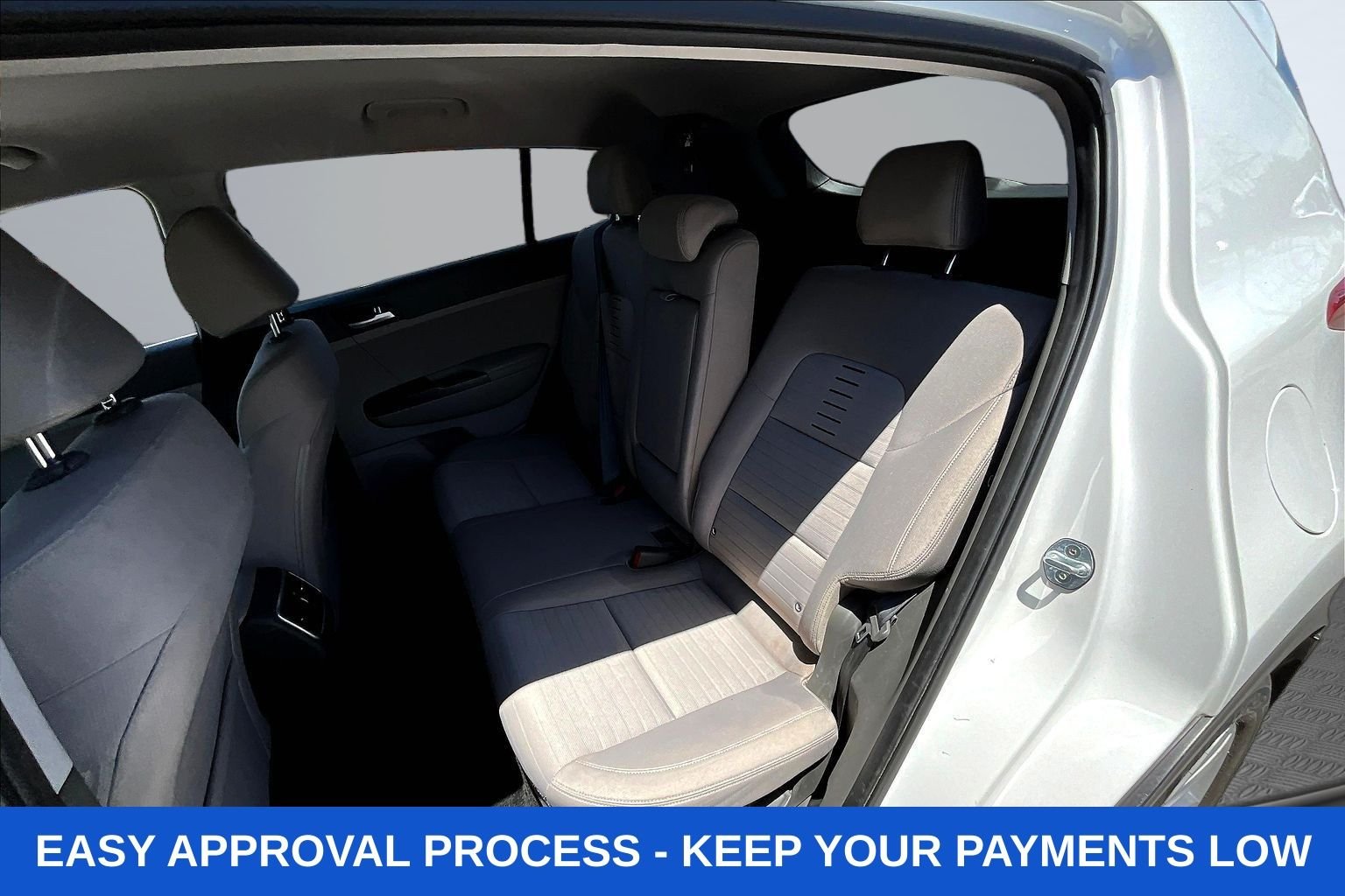 Used 2018 White Kia LX image 26